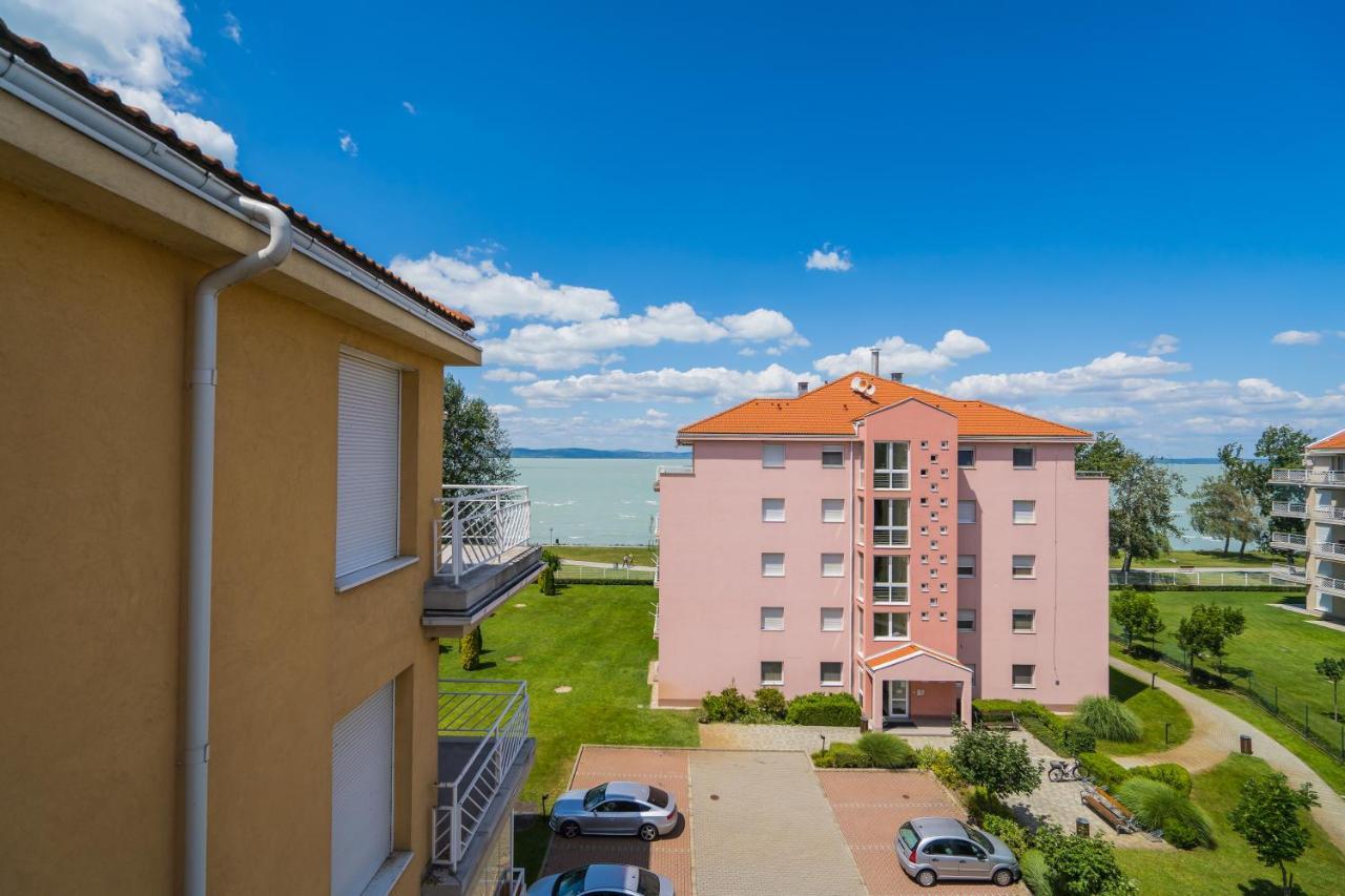 Myflat All-Season Apartment Сиофок Екстериор снимка