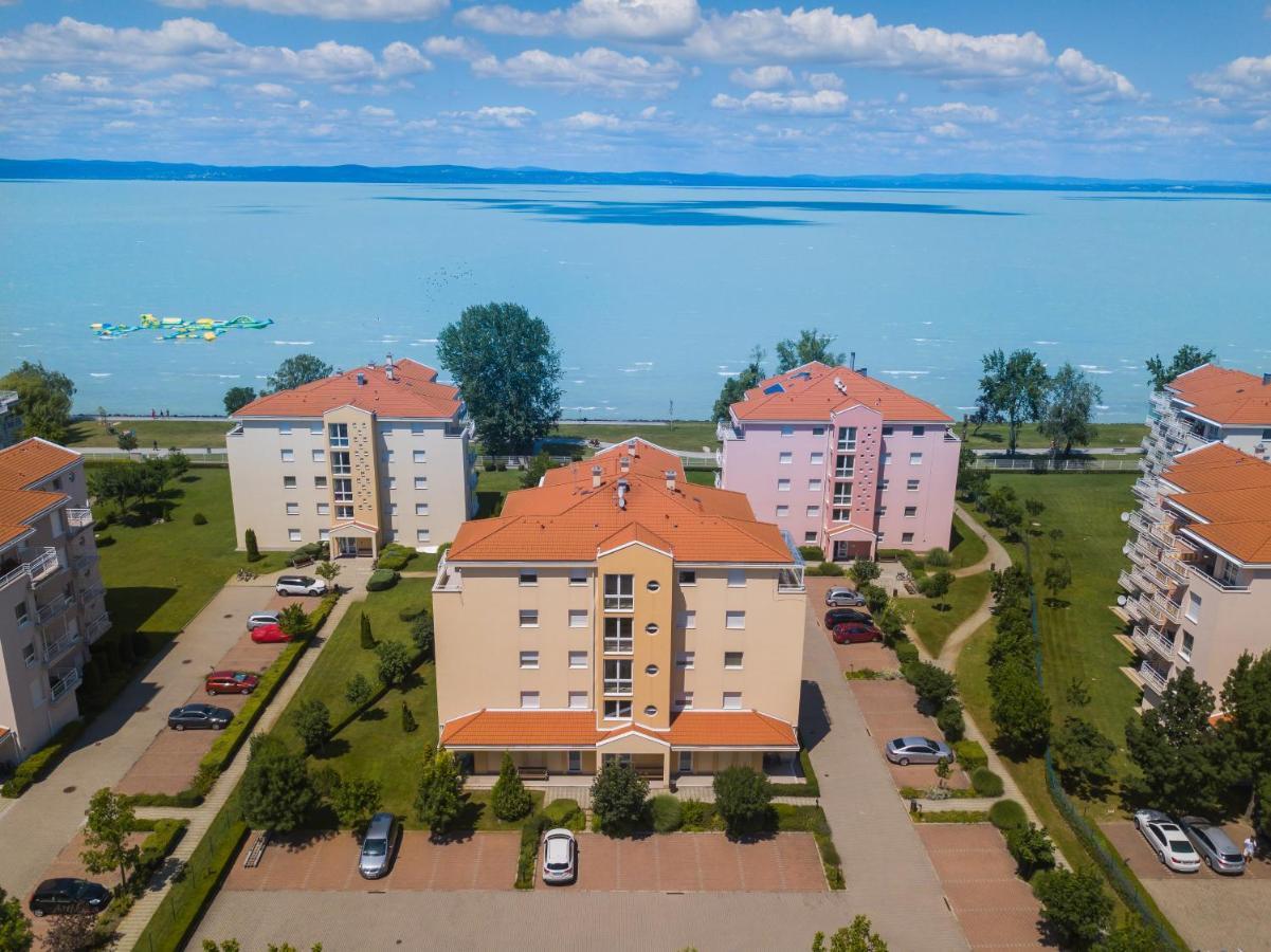 Myflat All-Season Apartment Сиофок Екстериор снимка